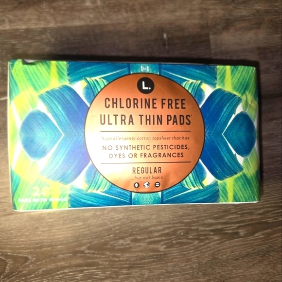 L. Chlorine Free Ultra Thin Regular Absorbency Pads with Wings 28 Count. - Picture 1 of 3